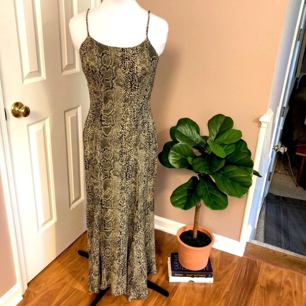 Flattering Vintage Maxi Dress